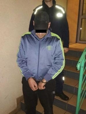 Poszukiwany w kradzionej maździe zatrzymany po pościgu