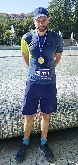 RUTKOWSKI  sta cercando un polacco scomparso a Bergamo, in Italia. Questo è Grzegorz, 38 anni. Sai cosa è successo durante il suo trasferimento in Lussemburgo? Conosci la sua ragazza russa dalla foto Ksenia da Varsavia? Chiama il numero +48 600 007007