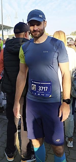 RUTKOWSKI  sta cercando un polacco scomparso a Bergamo, in Italia. Questo è Grzegorz, 38 anni. Sai cosa è successo durante il suo trasferimento in Lussemburgo? Conosci la sua ragazza russa dalla foto Ksenia da Varsavia? Chiama il numero +48 600 007007