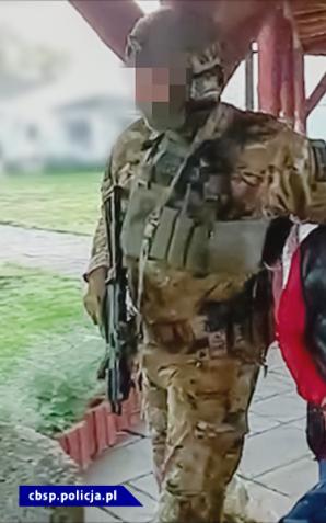 Kolejne zatrzymania i zarzuty w śledztwie Podkarpackiego pionu PZ PK w sprawie zorganizowanej grupy przestępczej napadającej podróżnych w pociągach dalekobieżnych