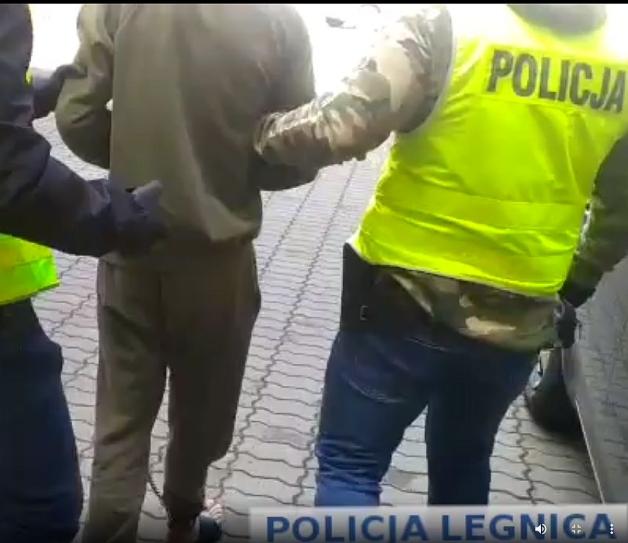 Legnica: 23-latek zadźgał 27-latka. Skuteczny pościg Policji za zabójcą!